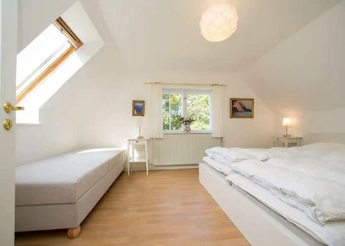 Snowwhites House Борре