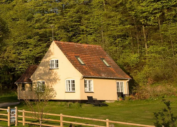 Snowwhites House * Борре